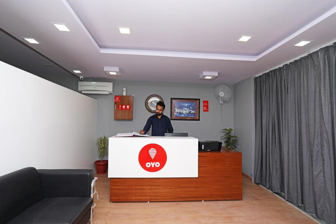 Hotel Capital O Aashiyana Paradise Near Omaxe Gurgaon Mall Exterior foto
